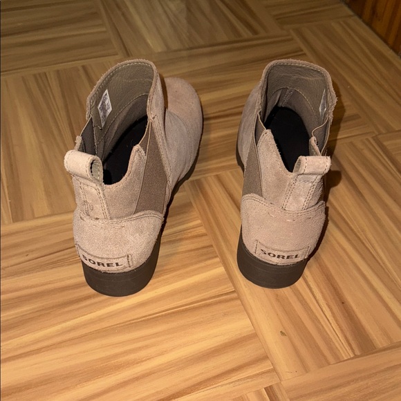 Waterproof Sorel Chelsea Boots - Picture 4 of 7